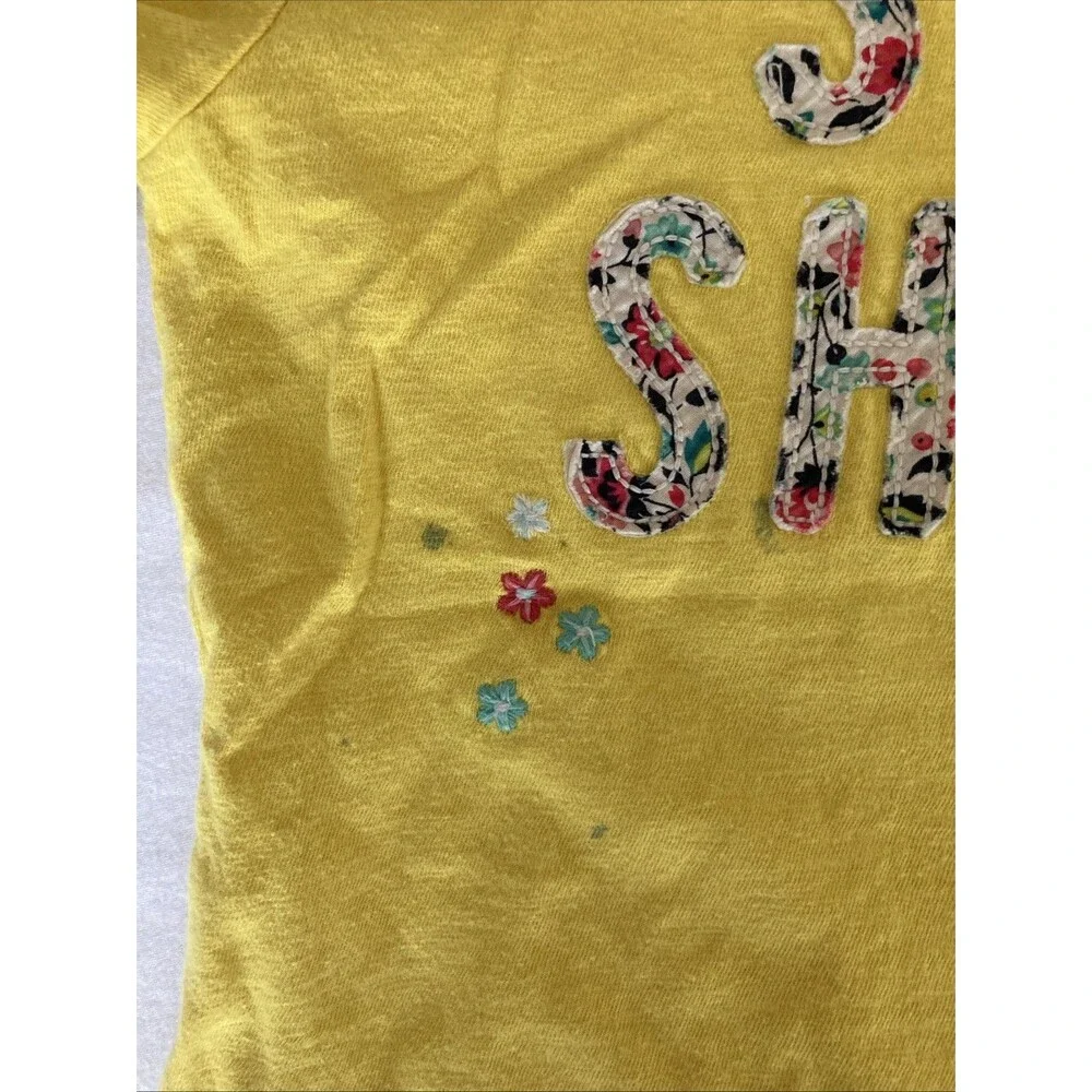 4 Years Baby Gap girl clothes - 1 piece T shirt | text & flower theme